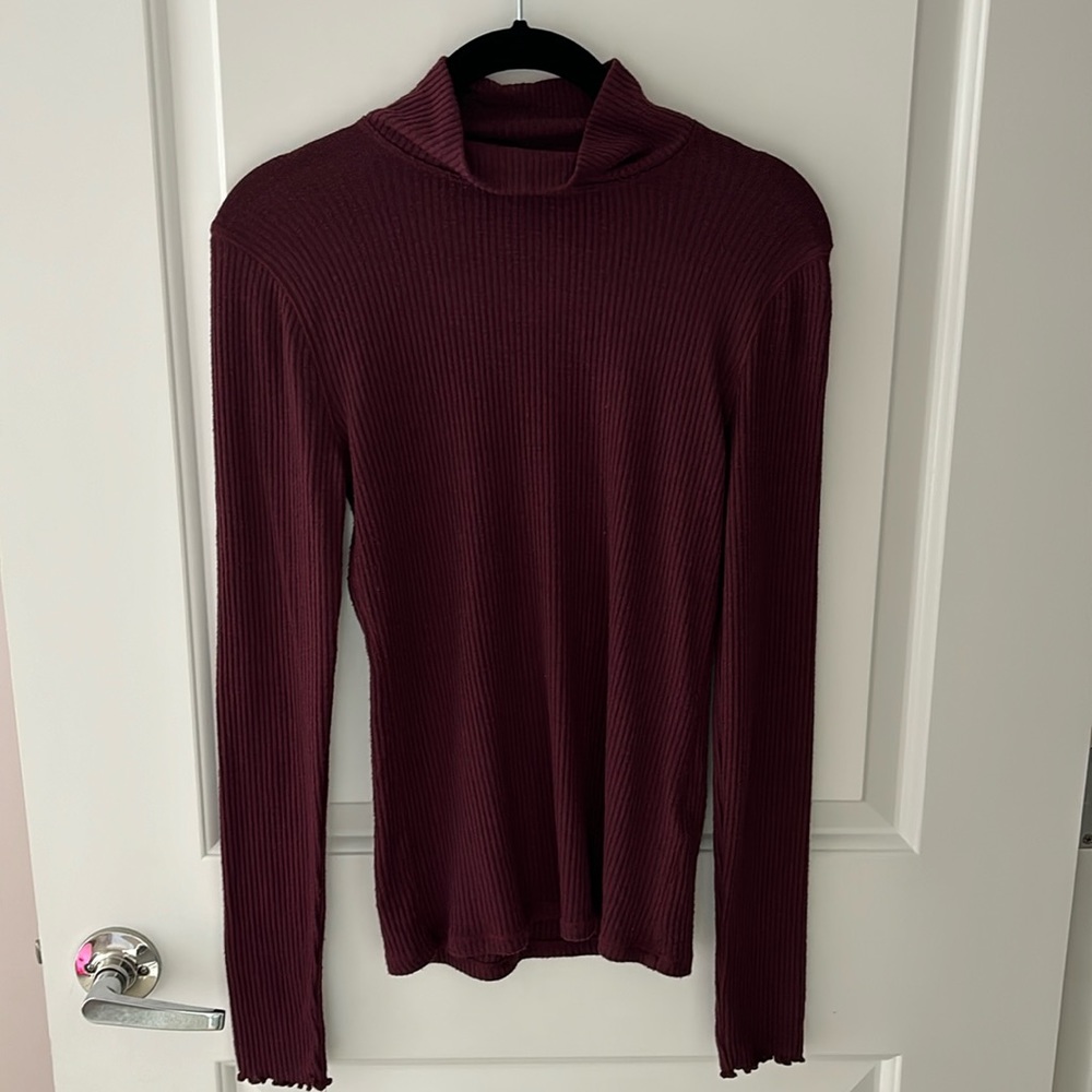 Abercrombie long sleeve ribbed turtle neck